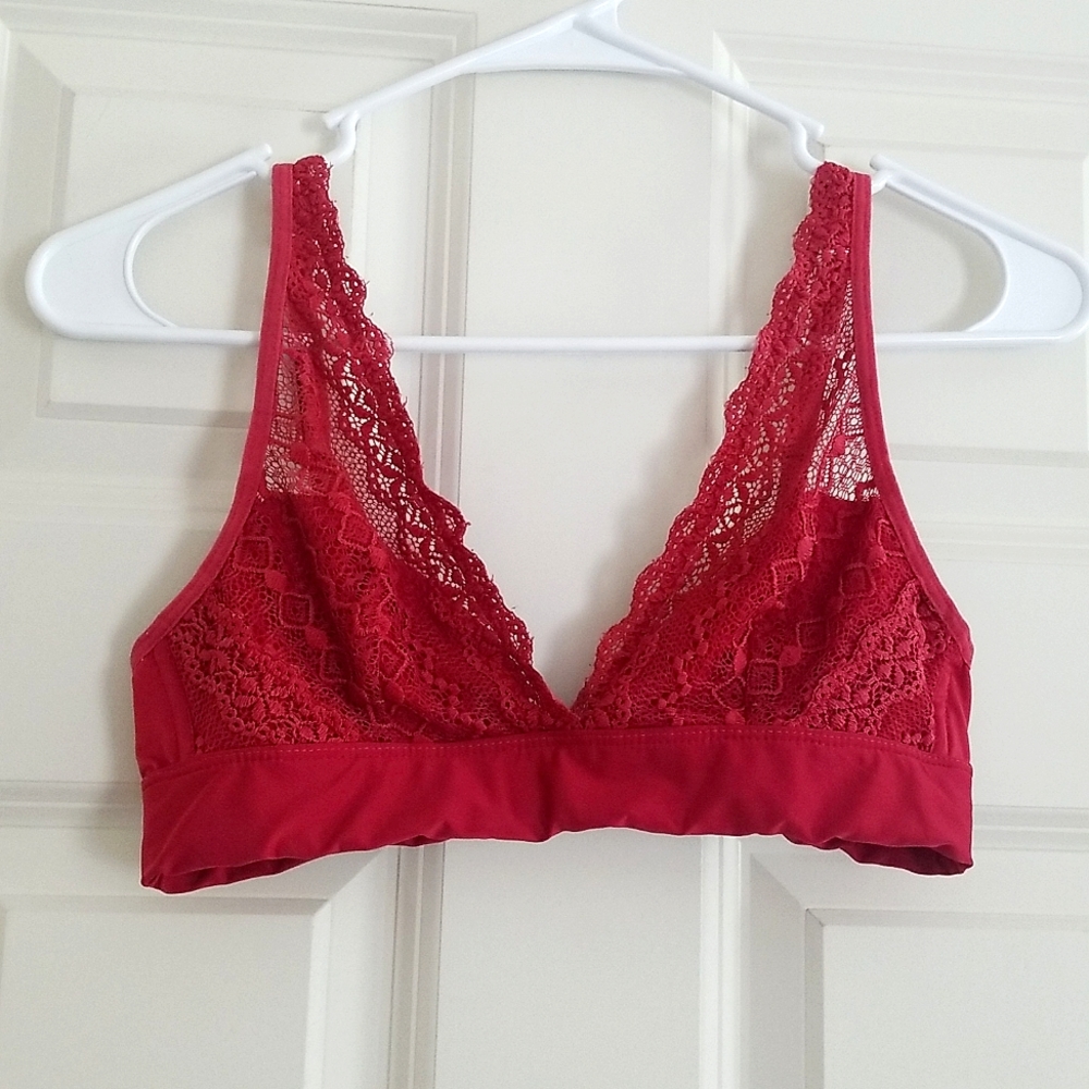 Marilyn Monroe soft red lace bralette